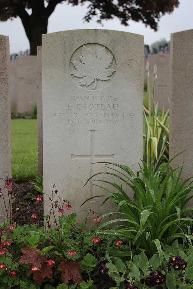 Edmond Croteau's headstone at the Barlin Communal Cemetery Extension, Pas de Calais, France.