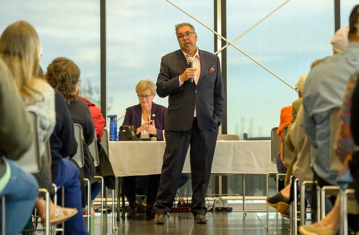 Alberta NDP leader Naheed Nenshi speaks at a healthcare town hall forum in Lethbridge on October 1, 2024 (source: Naheed Nenshi / Instagram)