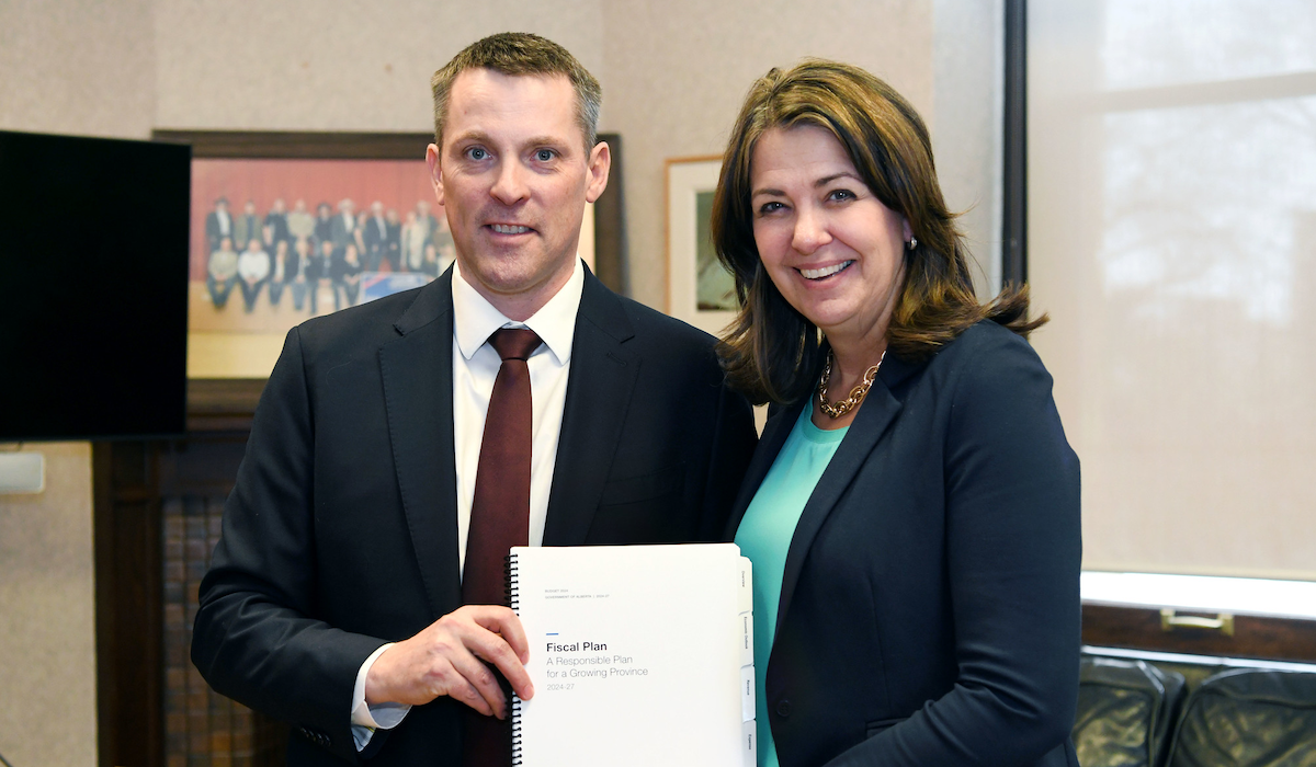 Minister of Finance Nate Horner and Premier Danielle Smith on February 29, 2024 (photography by Chris Schwarz/Government of Alberta/Alberta Newsroom)