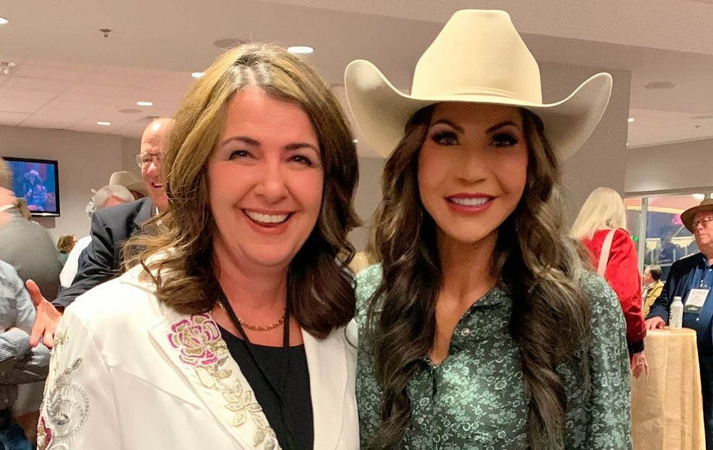 Alberta Premier Danielle Smith with South Dakota Governor and Donald Trump’s nominee for Secretary of Homeland Security Kristi Noem (source: Danielle Smith / Facebook)