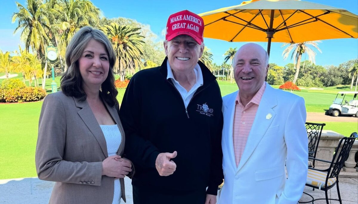 Alberta Premier Danielle Smith, US President-elect Donald Trump, and celebrity investor Kevin O’Leary (source: Danielle Smith / Facebook)